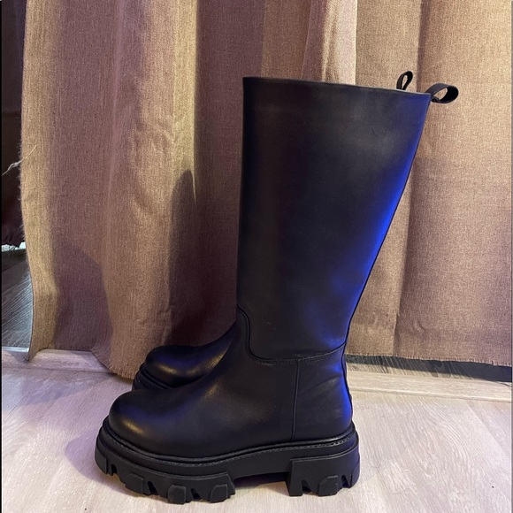 Steve Madden Shoes | Black Leather Steve Madden Priority Boots | Color: Black | Size: 6 | Pm-24102293's Closet